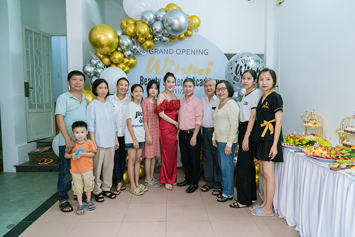 quay phim chup anh khai truong