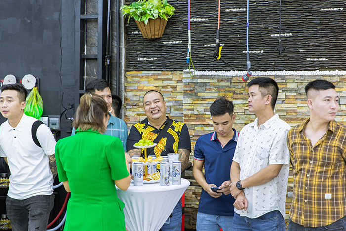 Chụp ảnh khai trương