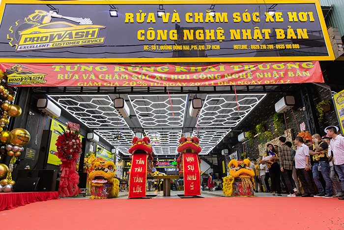 Chụp ảnh khai trương
