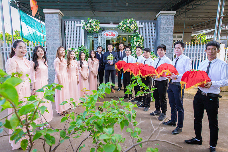 Chụp ảnh tiệc cưới dĩ an thuận an bình dương
