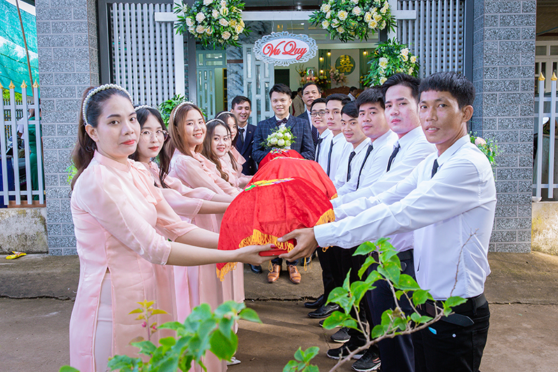 Chụp ảnh tiệc cưới dĩ an thuận an bình dương
